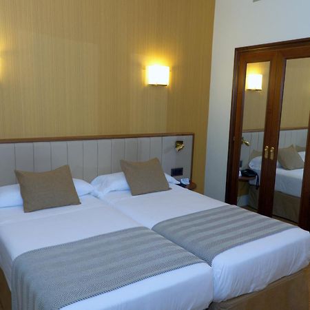 Hospedium Hotel Los Condes Madrid Ruang foto