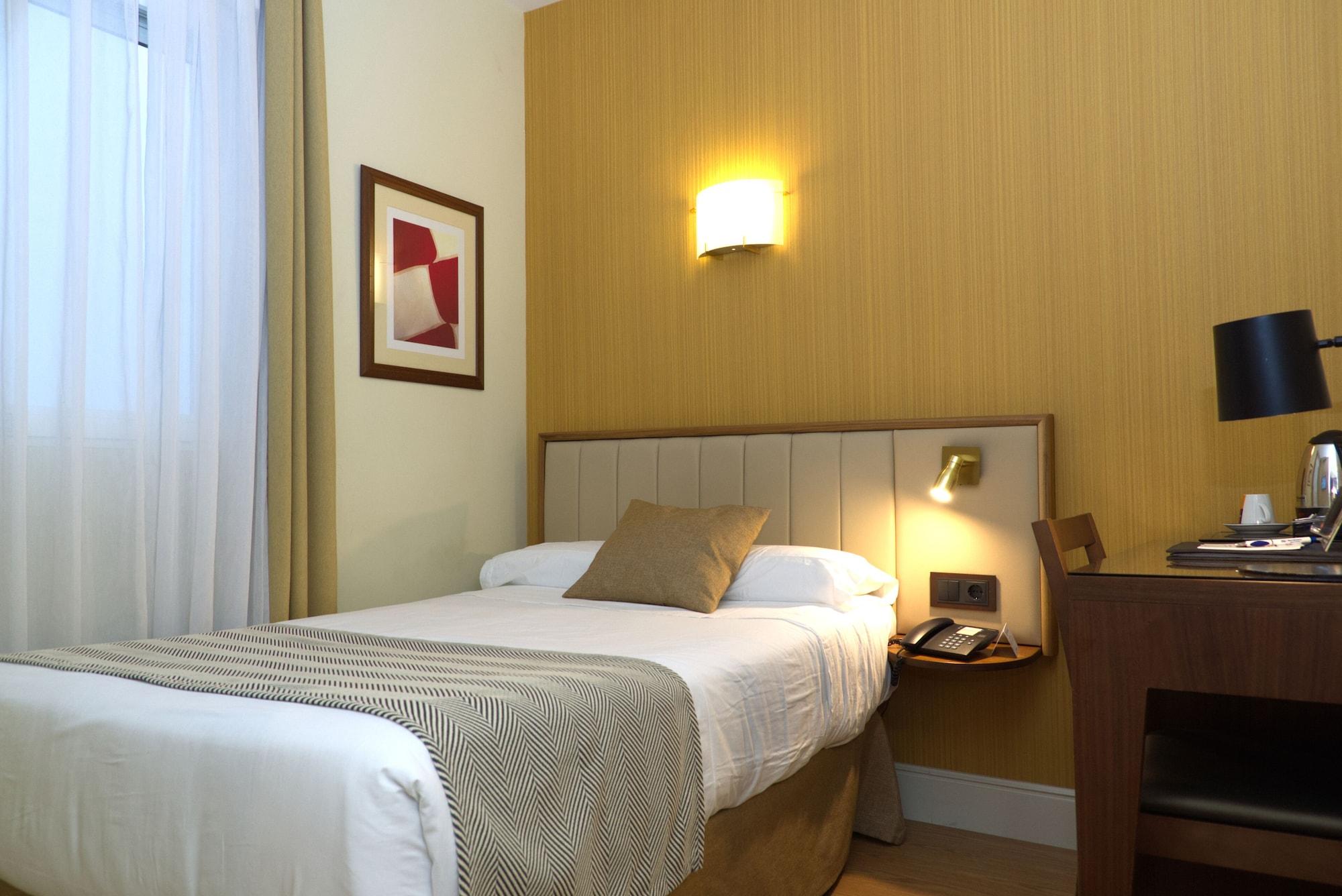 Hospedium Hotel Los Condes Madrid Bagian luar foto