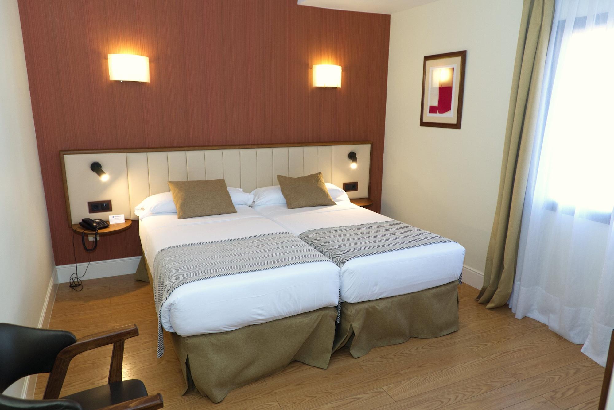Hospedium Hotel Los Condes Madrid Bagian luar foto