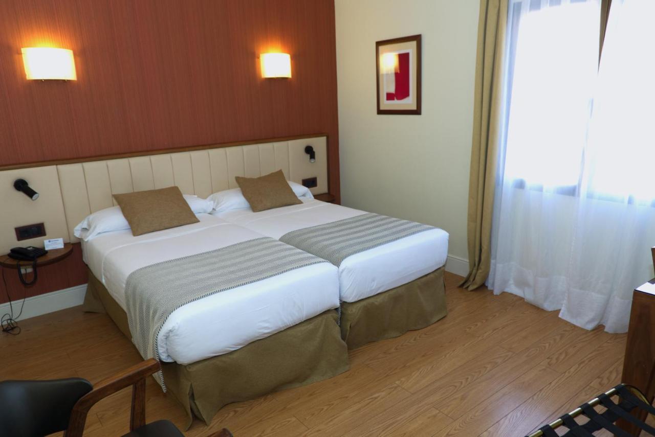 Hospedium Hotel Los Condes Madrid Bagian luar foto