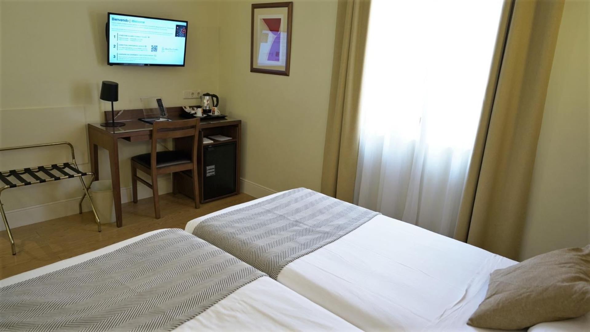 Hospedium Hotel Los Condes Madrid Ruang foto