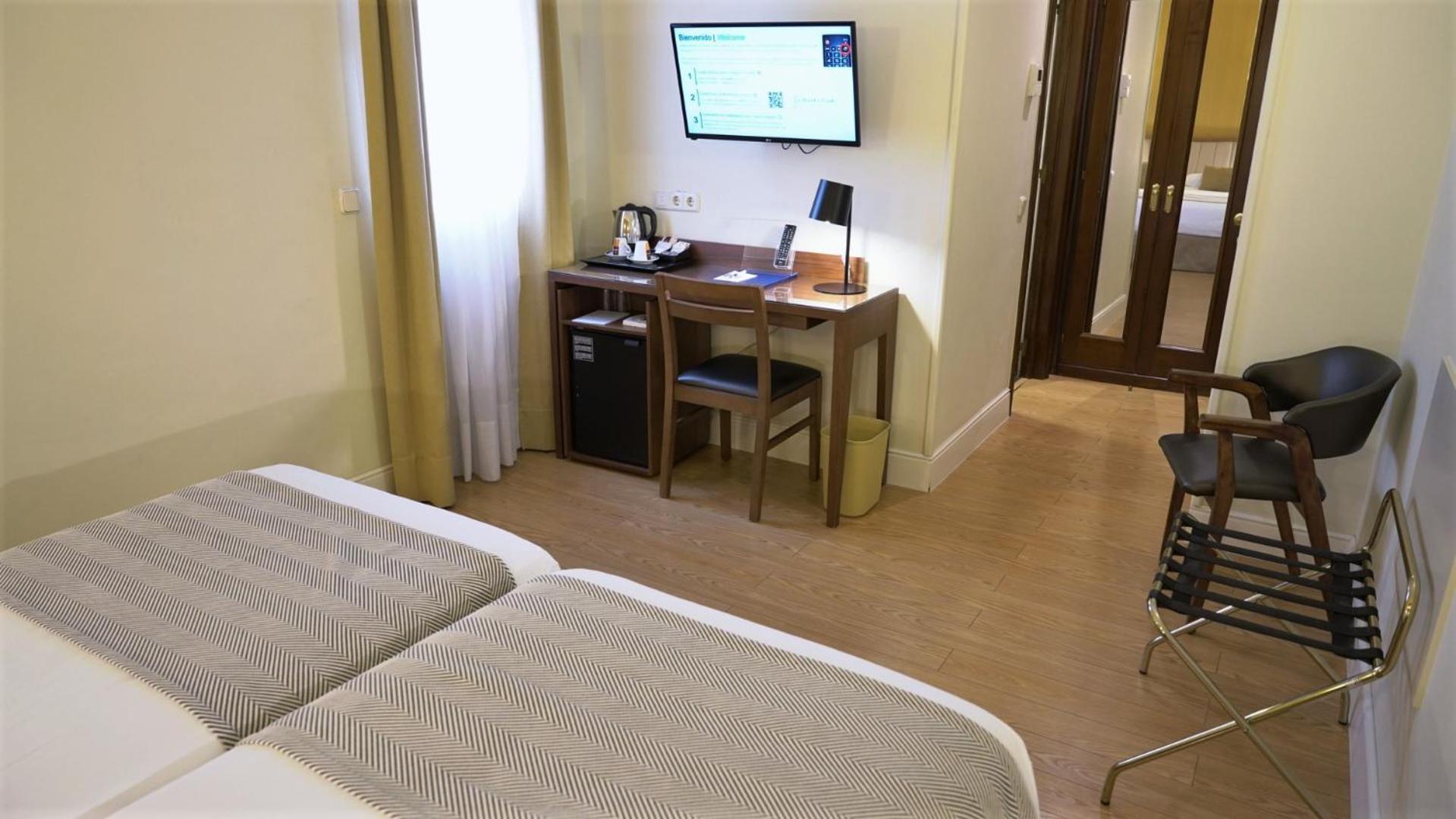 Hospedium Hotel Los Condes Madrid Ruang foto