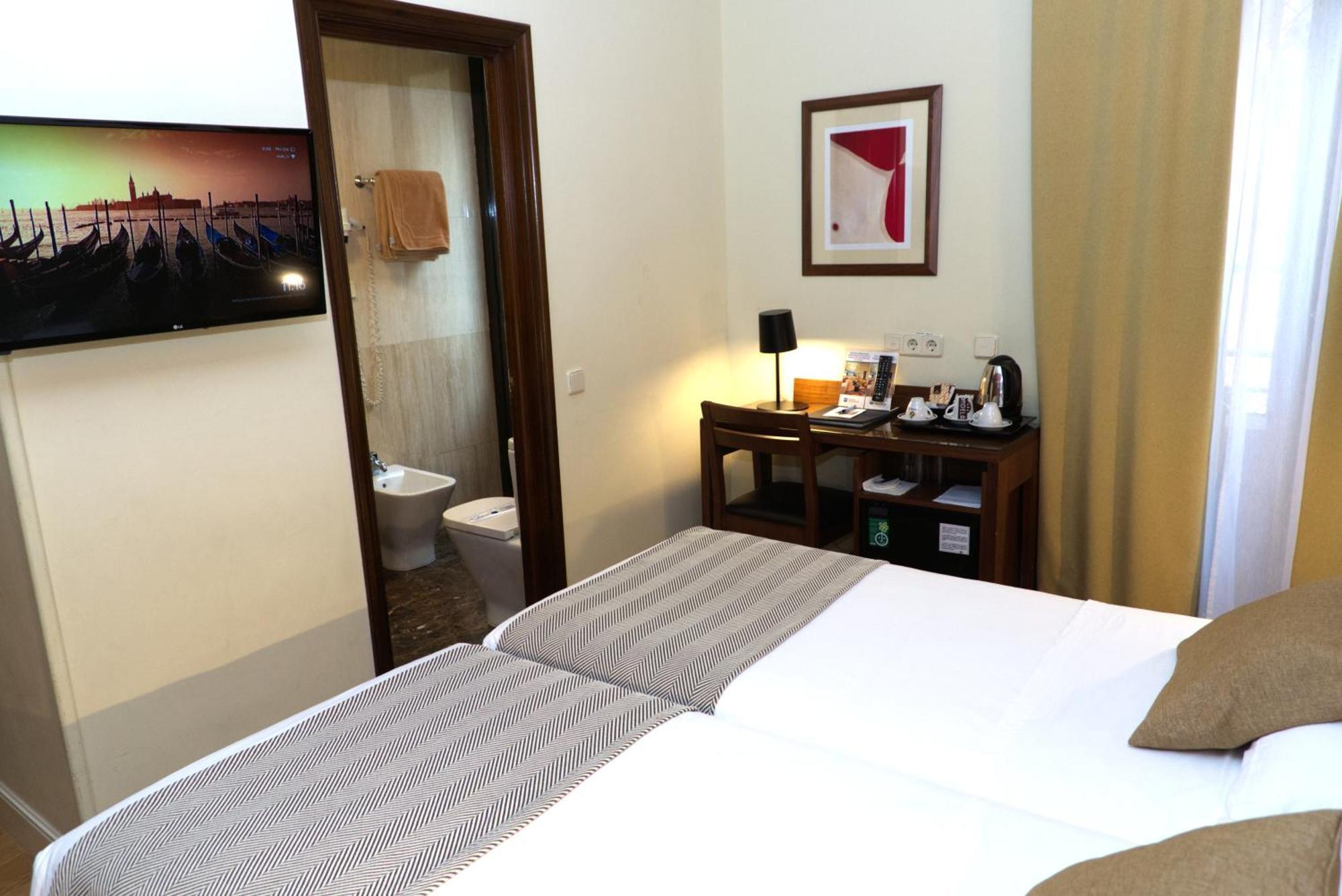 Hospedium Hotel Los Condes Madrid Ruang foto