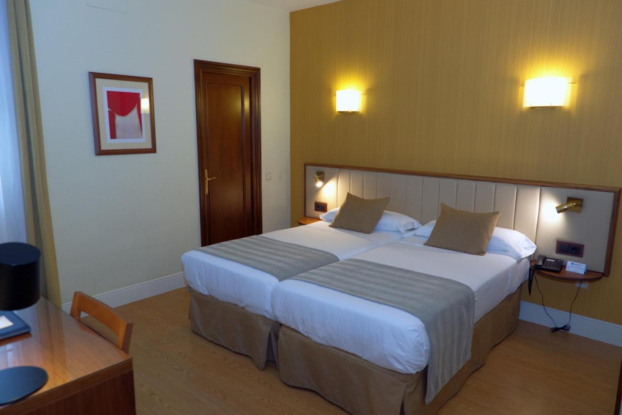 Hospedium Hotel Los Condes Madrid Ruang foto