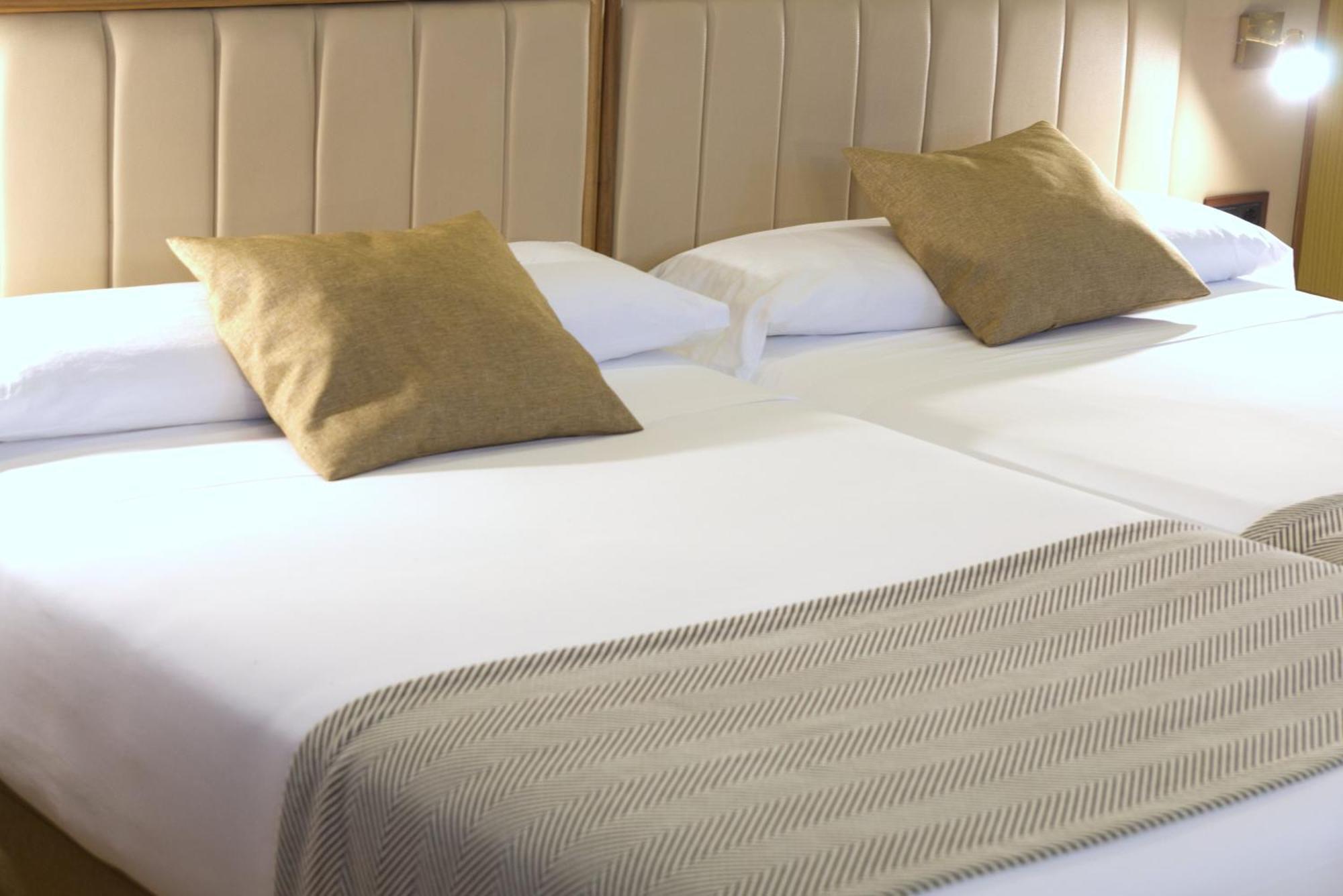 Hospedium Hotel Los Condes Madrid Ruang foto