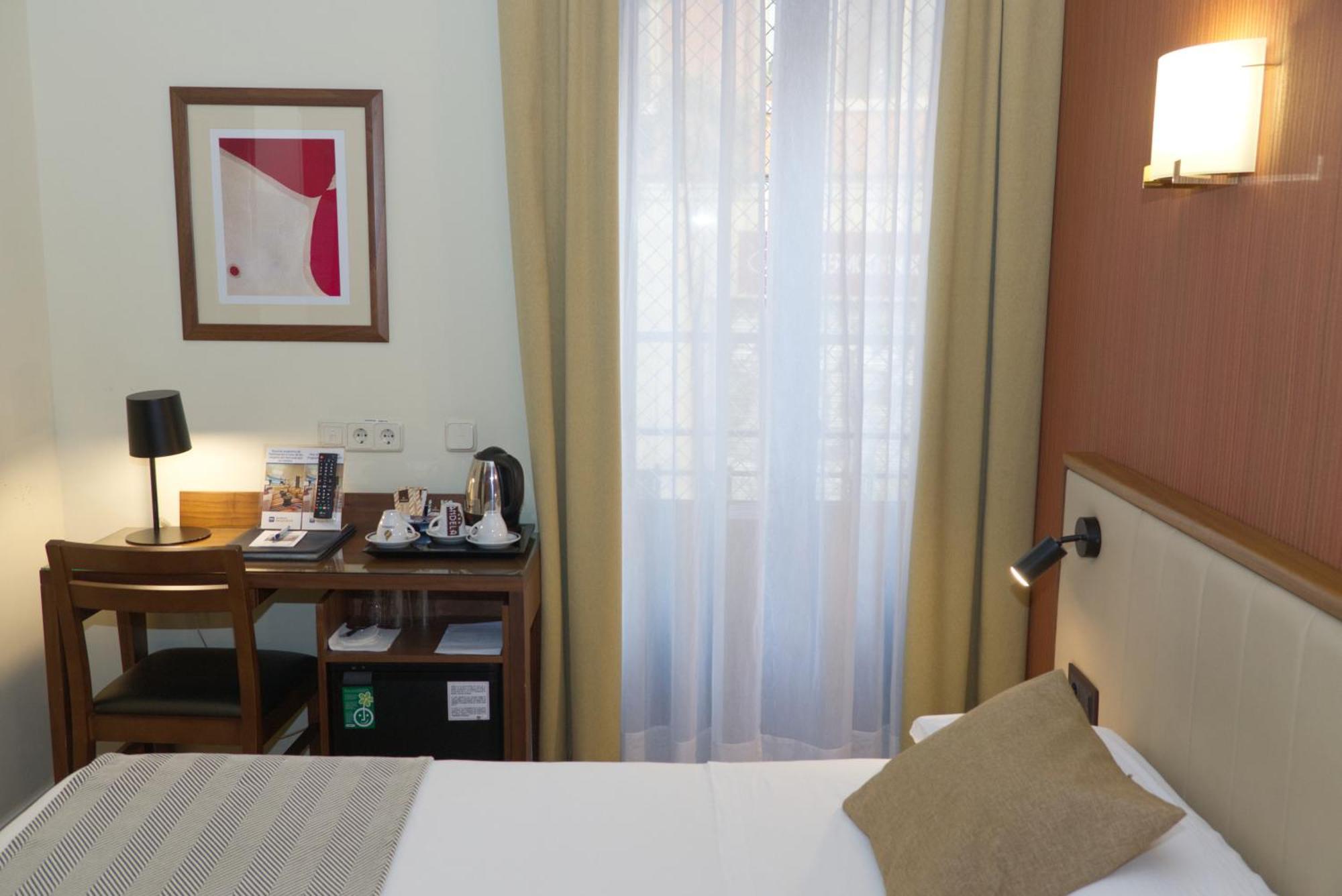 Hospedium Hotel Los Condes Madrid Ruang foto